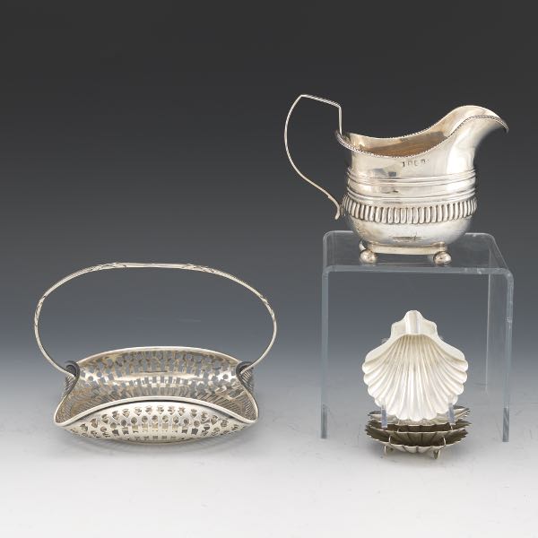 Appraisal: A GROUP OF STERLING SILVER TABLETOP ARTICLES x x Including