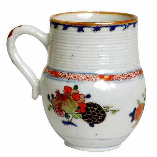 Appraisal: A Chinese Export Porcelain Tankard th century having a tall