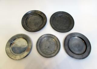 Appraisal: Five Pewter Plates Five pewter plates of varying sizes Largest