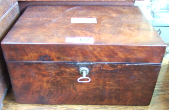 Appraisal: A Victorian mahogany dressing box with mother of pearl inlaid