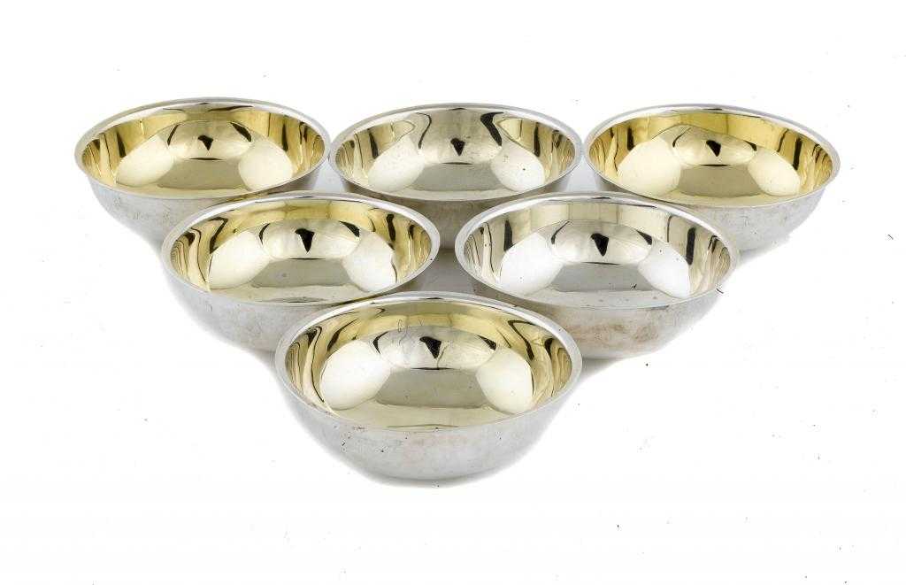 Appraisal: A SET OF SIX GEORGE III LINERS the shallow rimmed