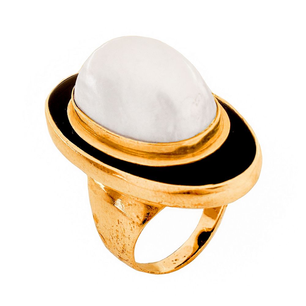 Appraisal: Mabe Pearl Onyx and K Ring Vintage Mabe Pearl Black