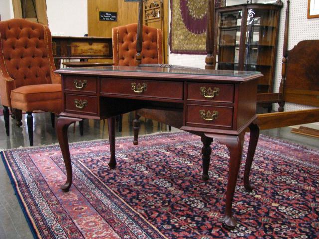 Appraisal: Mahogany Queen Anne Style Kneehole Writing Desk with tooled leather