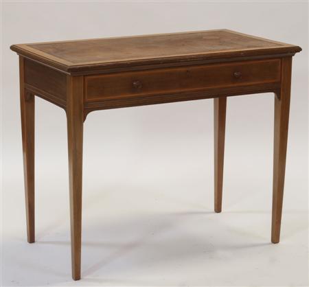 Appraisal: A Gillow's mahogany desk By Bayhurst the moulded rectangular top