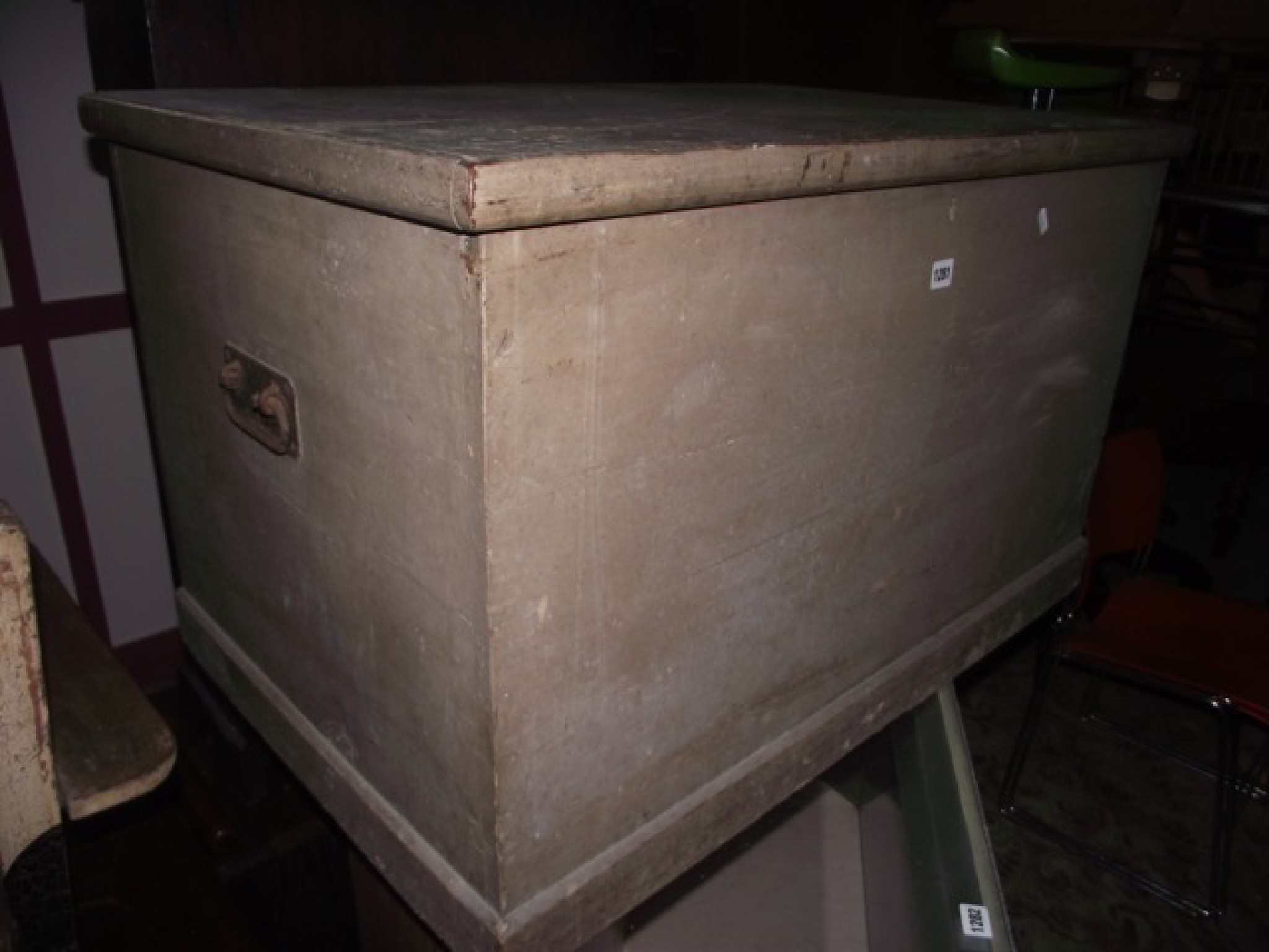 Appraisal: A large th century painted pine blanket box with hinged