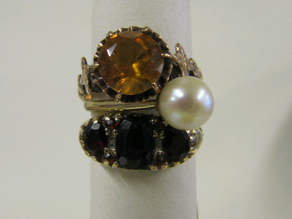 Appraisal: Lot comprising a ct gold pearl single stone ring a