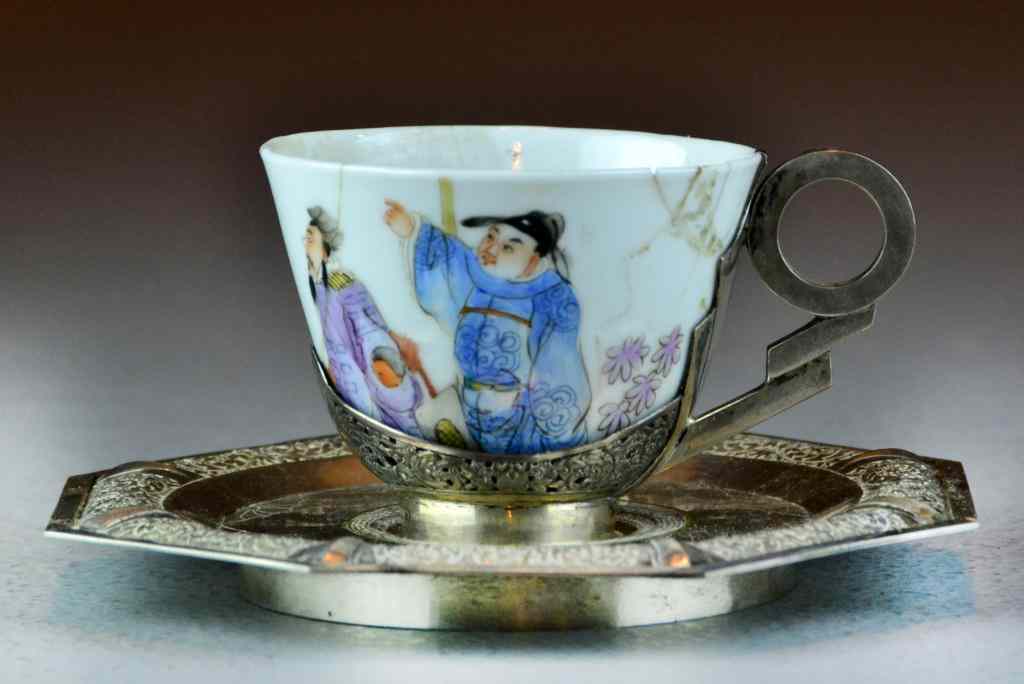 Appraisal: Chinese Qing Silver Cup Holder And StandIn the art deco