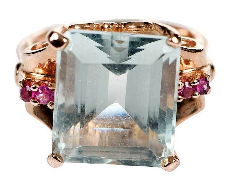 Appraisal: kt Aquamarine Ring one emerald cut aquamarine estimated weight cts