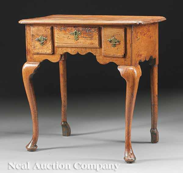 Appraisal: A Queen Anne Walnut Dressing Table early th c found