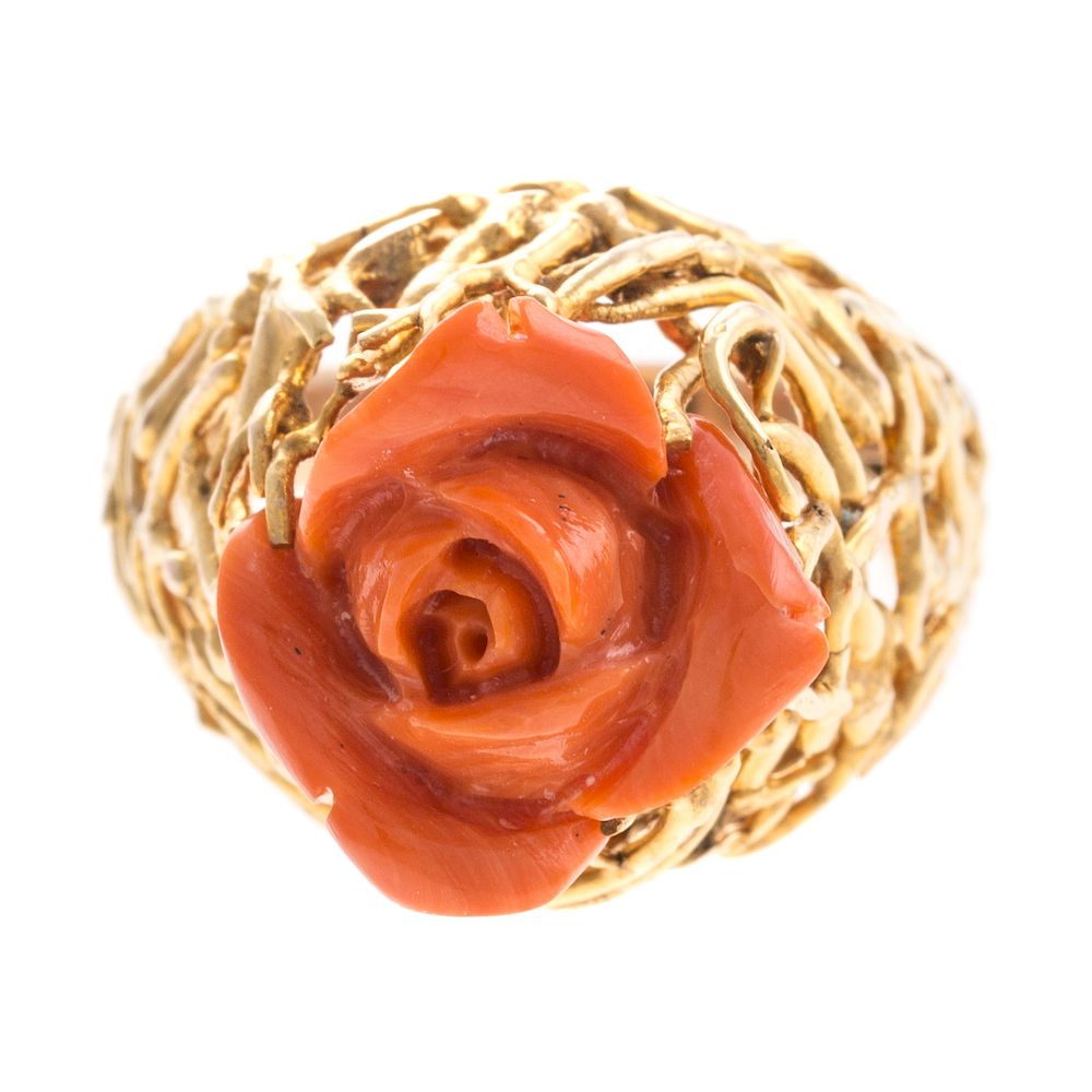 Appraisal: A Ladies Vintage Coral Ring in K Gold K yellow