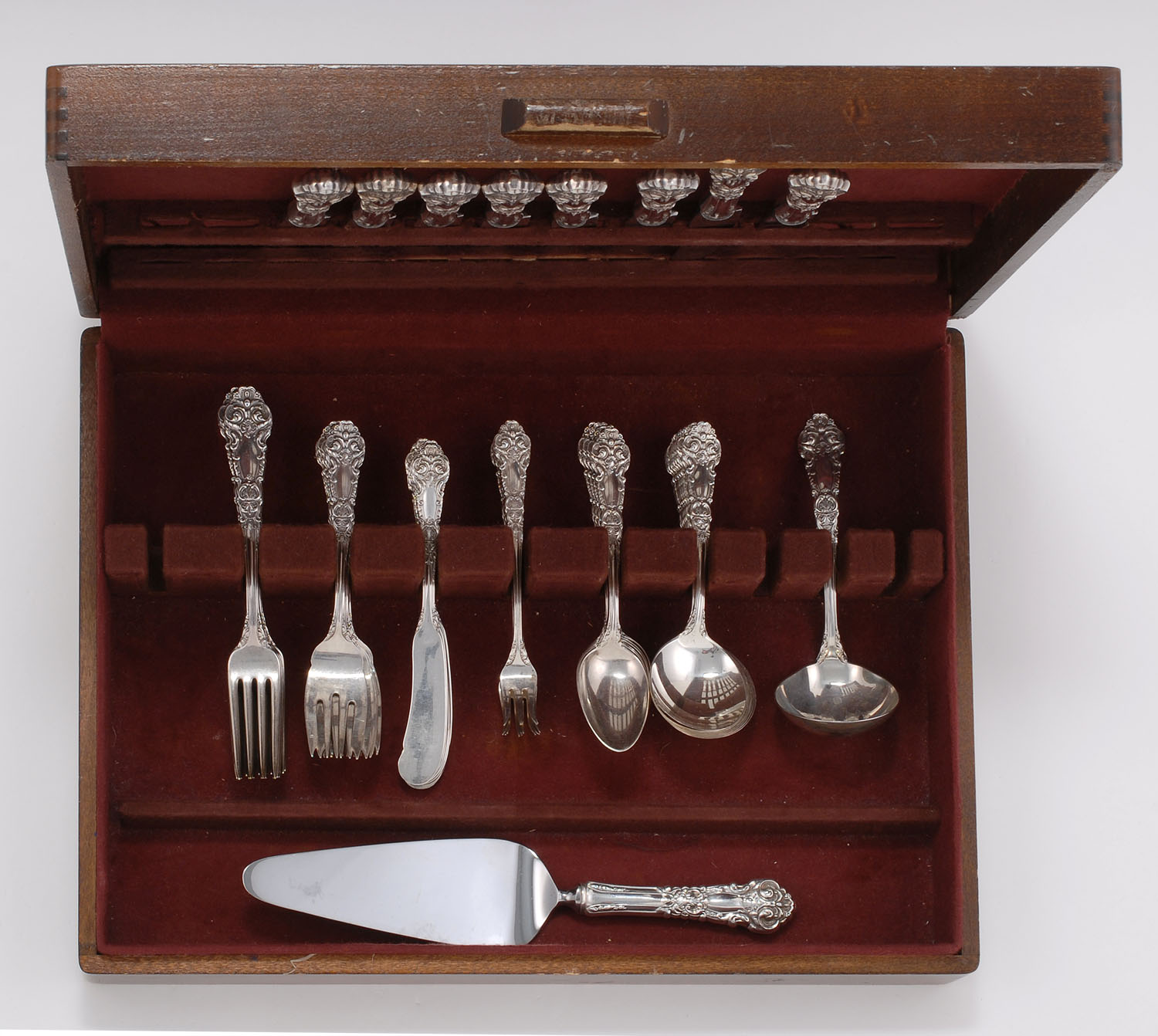 Appraisal: REED BARTON CASED STERLING SILVER PARTIAL FLATWARE SET In the