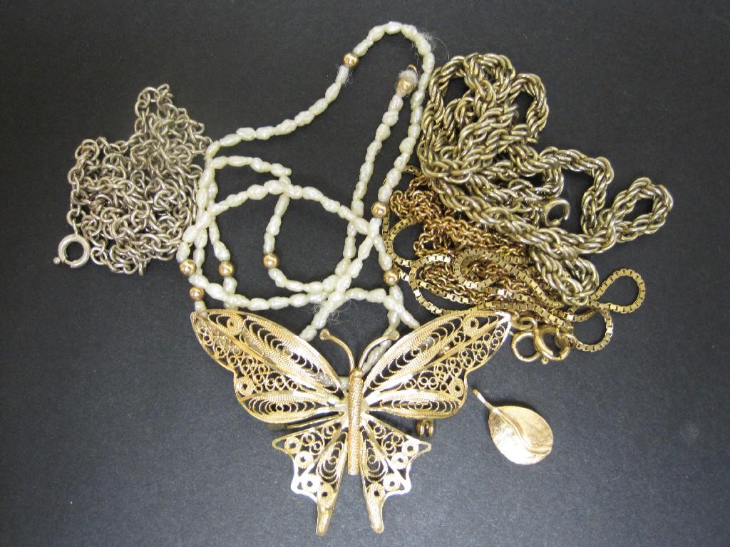 Appraisal: A ct gold filigree Butterfly Brooch a freshwater pearl Necklace