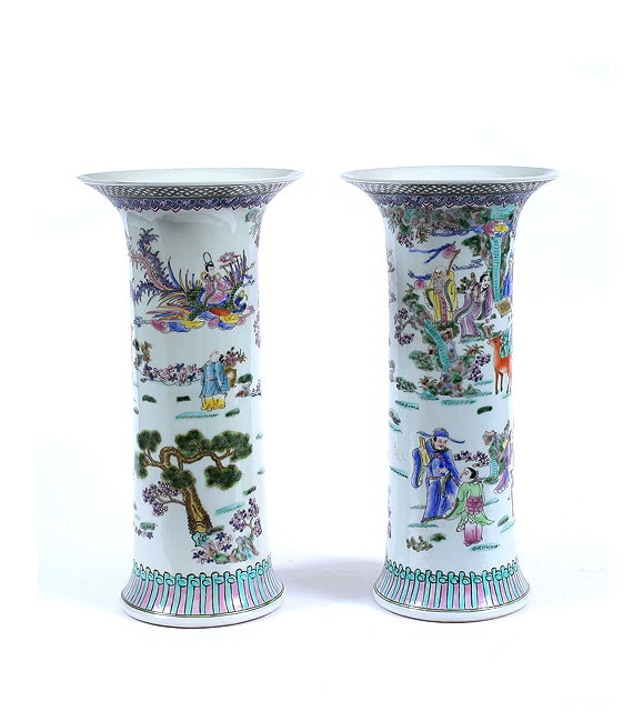 Appraisal: A PAIR OF CHINESE PORCELAIN CYLINDRICAL VASES of famille vert