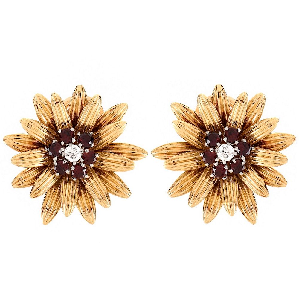 Appraisal: Vintage Van Cleef Arpels K Earrings Vintage Van Cleef Arpels