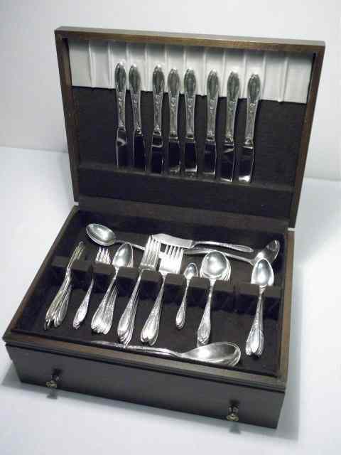 Appraisal: Oneida Sterling silver ''Virginian'' flatware group Includes '' soup spoons