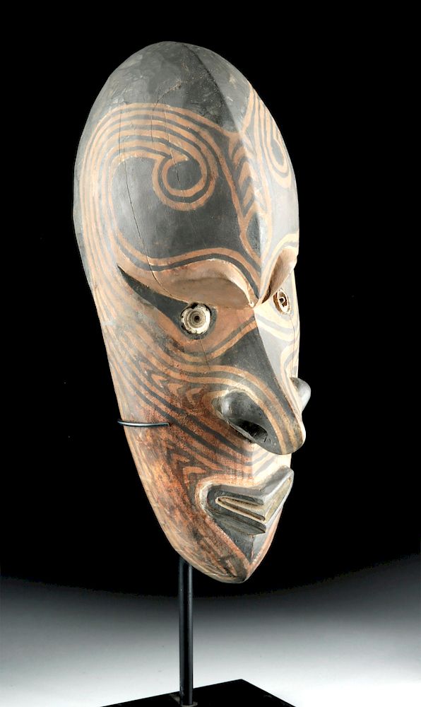 Appraisal: th C Papua New Guinea Iatmul Wood Shell Mask Oceania