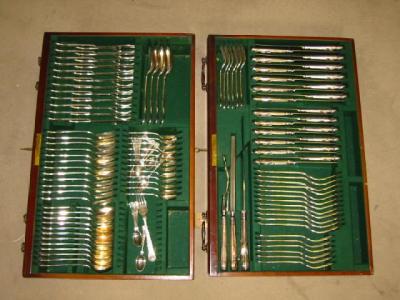 Appraisal: A FLATWARE SERVICE FOR TWELVE SETTINGS in Kings Diamond Heal