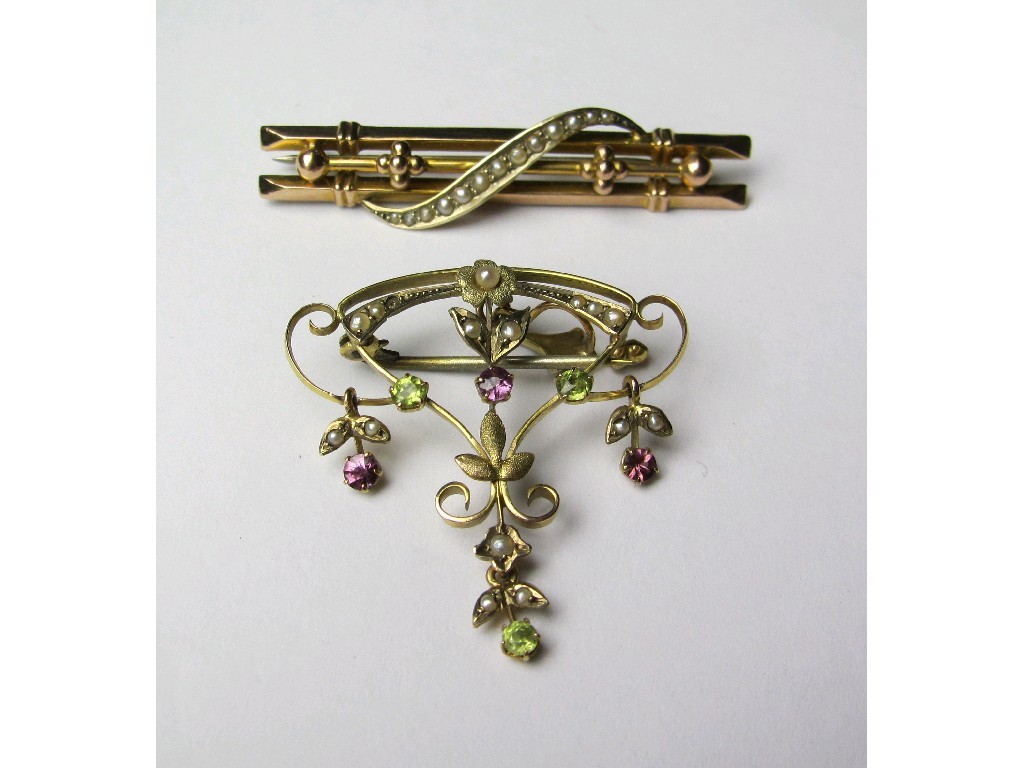 Appraisal: Lot comprising ct gold seed pearl set bar brooch and