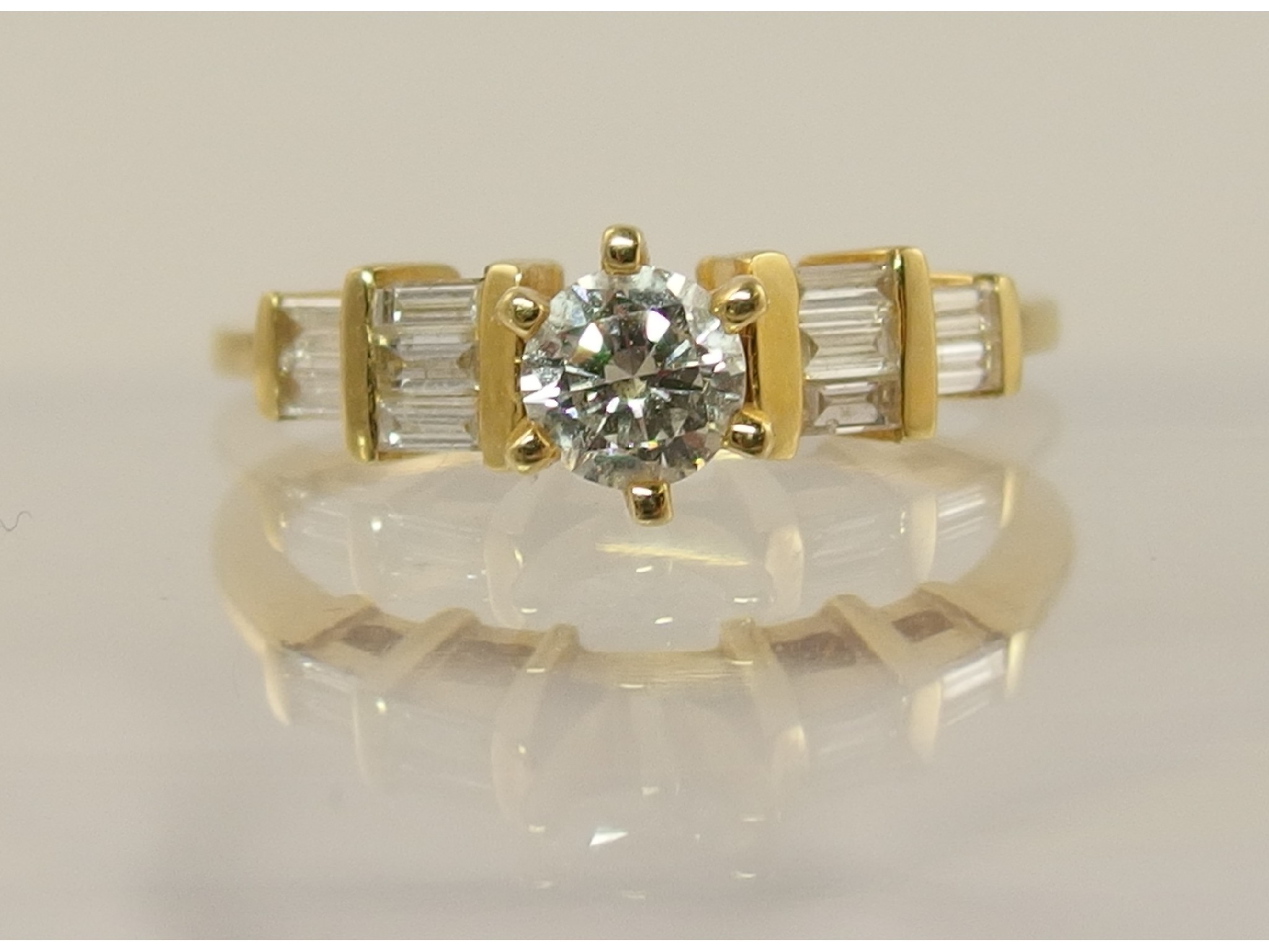 Appraisal: An ct diamond set dress ring with a combined total