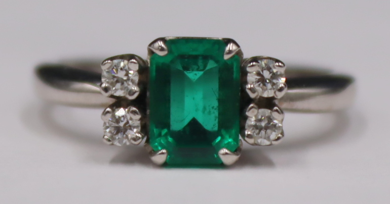 Appraisal: JEWELRY KT GOLD EMERALD AND DIAMOND RING kt white gold