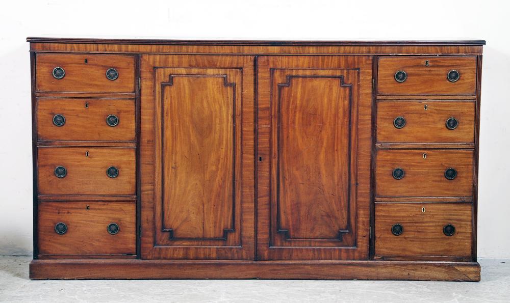 Appraisal: A GENTLEMAN'S MAHOGANY COMPACTUM early th century in the manner