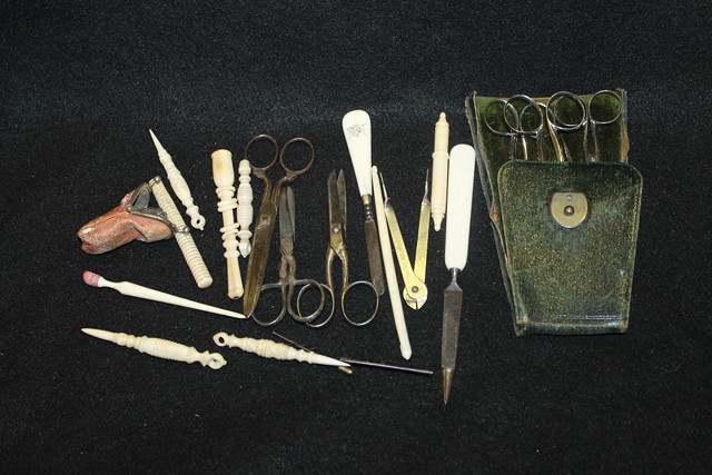 Appraisal: A SMALL COLLECTION OF BONE AND IVORY SEWING TOOLS cased