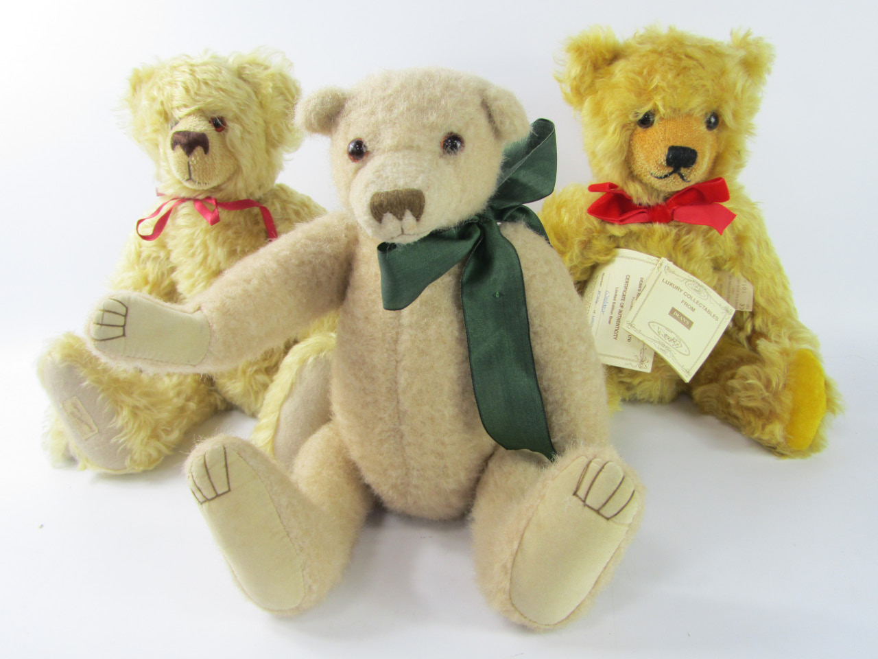 Appraisal: A Dean's Artist showcase teddy bear no designed by Barbara