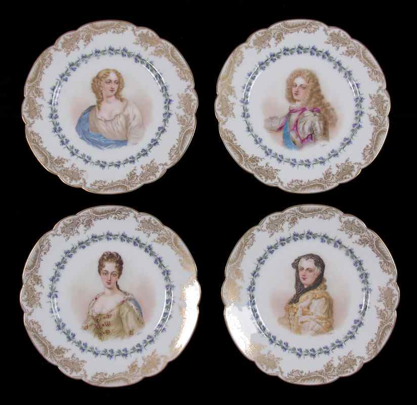 Appraisal: SET OF SEVRES CHATEAU ST CLOUD PORTRAIT PLATES Matched set