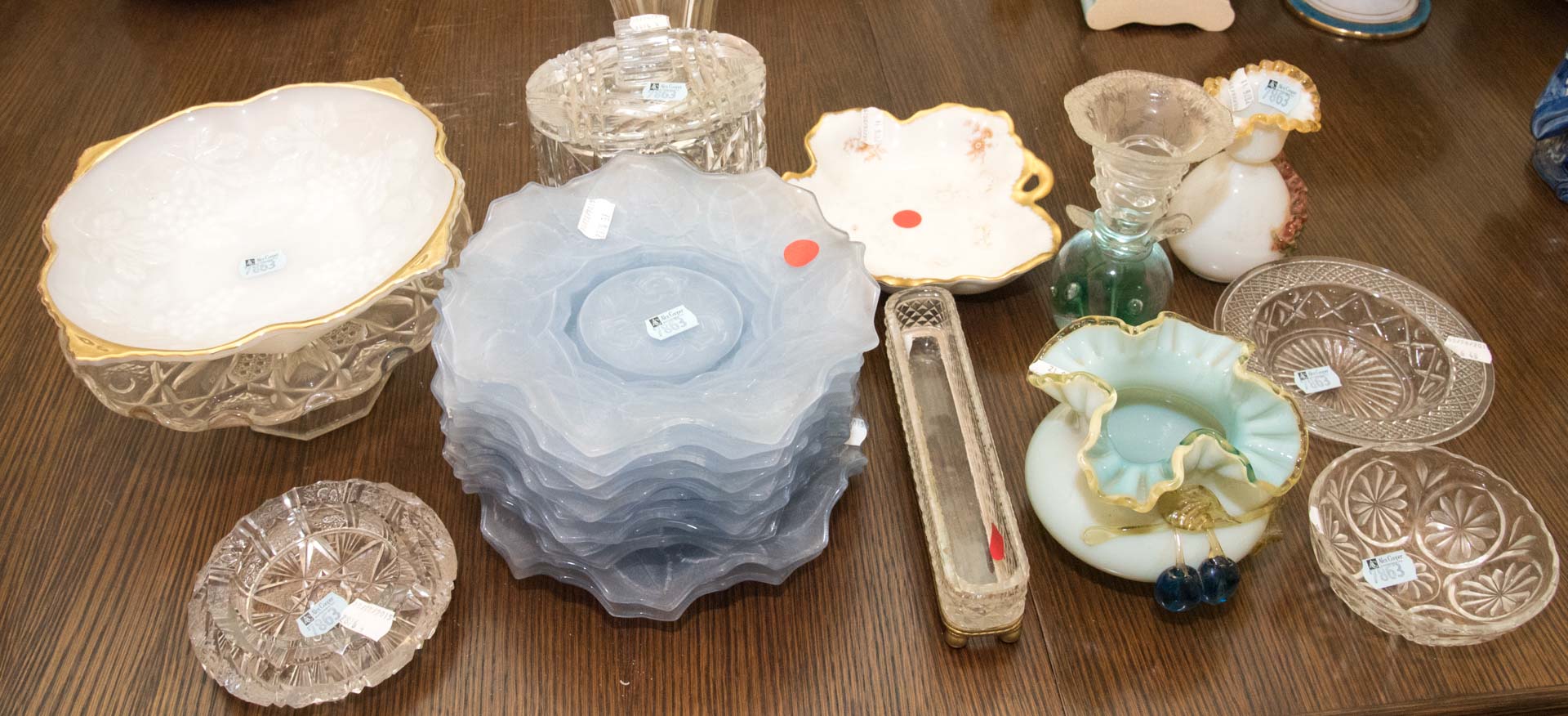 Appraisal: Assorted glass and porcelain items