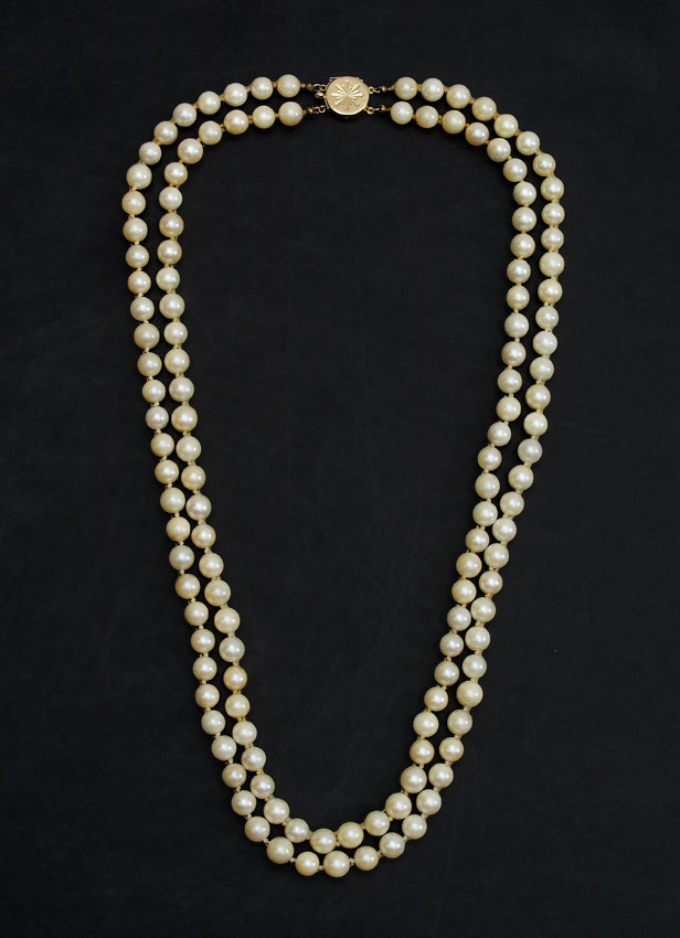 Appraisal: DOUBLE STRAND PEARL NECKLACE A '' long double strand of