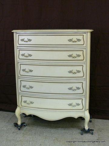 Appraisal: 's French Provincial Style Chest of Drawers - has roomy