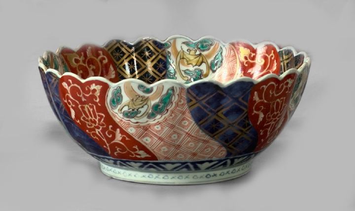 Appraisal: Japanese Meiji Imari Porcelain Bowl fourth quarter th century in