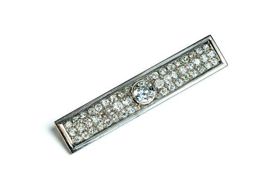 Appraisal: PLATINUM DIAMOND BAR PIN Center old European cut bezel set