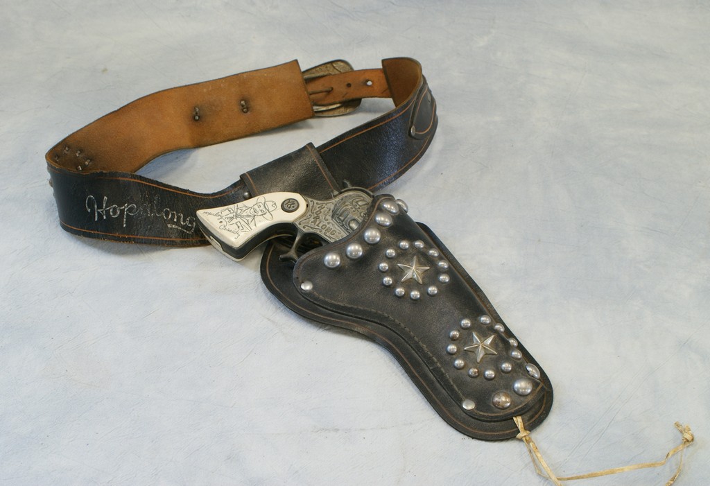 Appraisal: Hopalong Cassidy gun belt holster gun some wear to belt