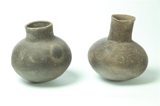 Appraisal: TWO PREHISTORIC POTTERY JARS Mississipian culture ca - Bone Bank