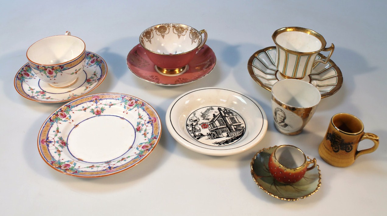 Appraisal: Various cabinet cups and saucers to include a thC Davenport