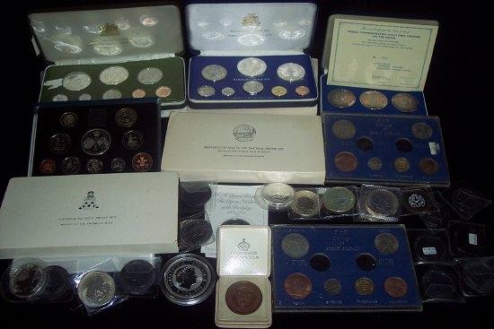 Appraisal: A collection of Commemorative coins including Cayman Islands Proof Set