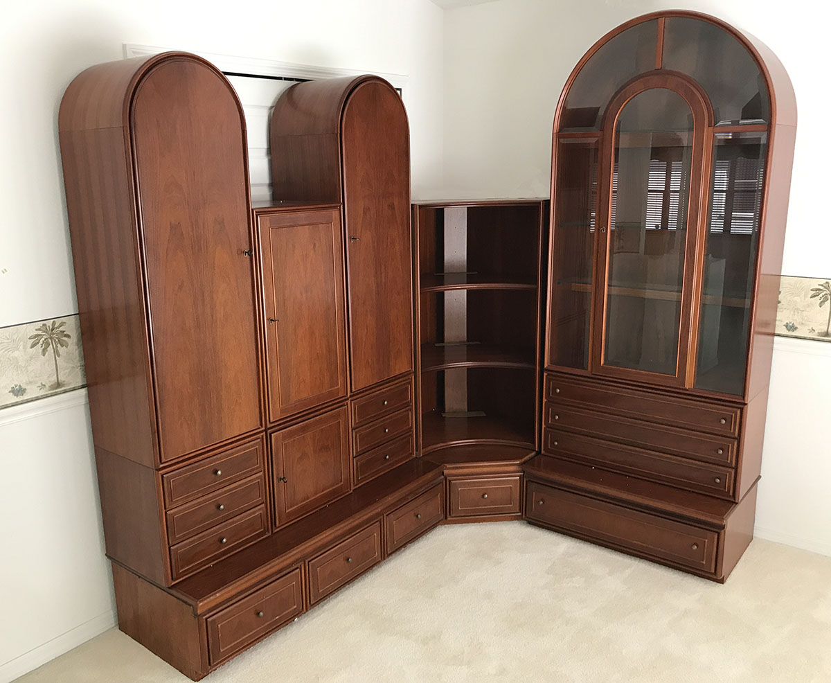 Appraisal: WITLAKE PIECE WALL UNIT DISPLAY BOOKCASE section wall unit by