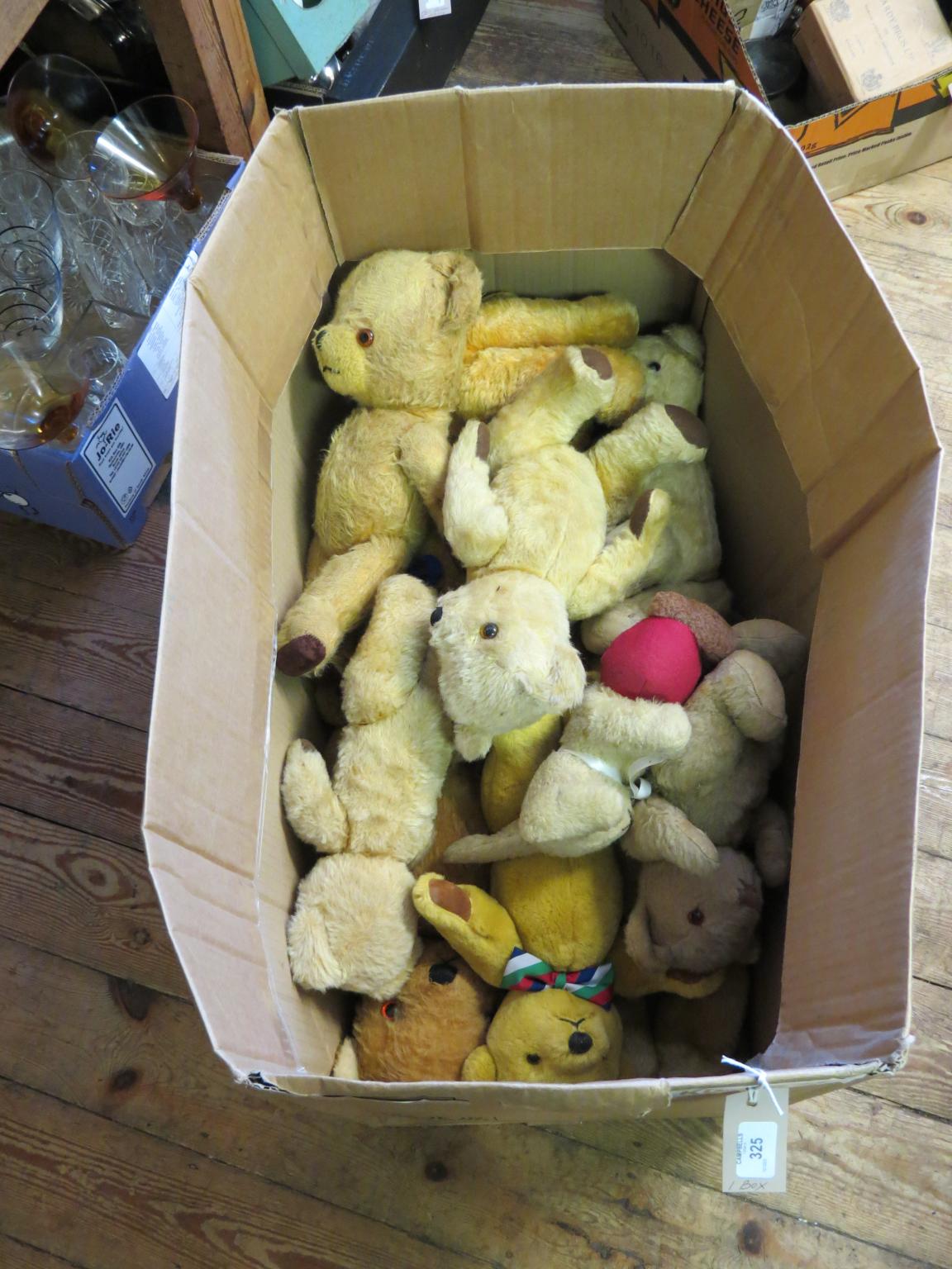 Appraisal: A collection of toy Teddy bears