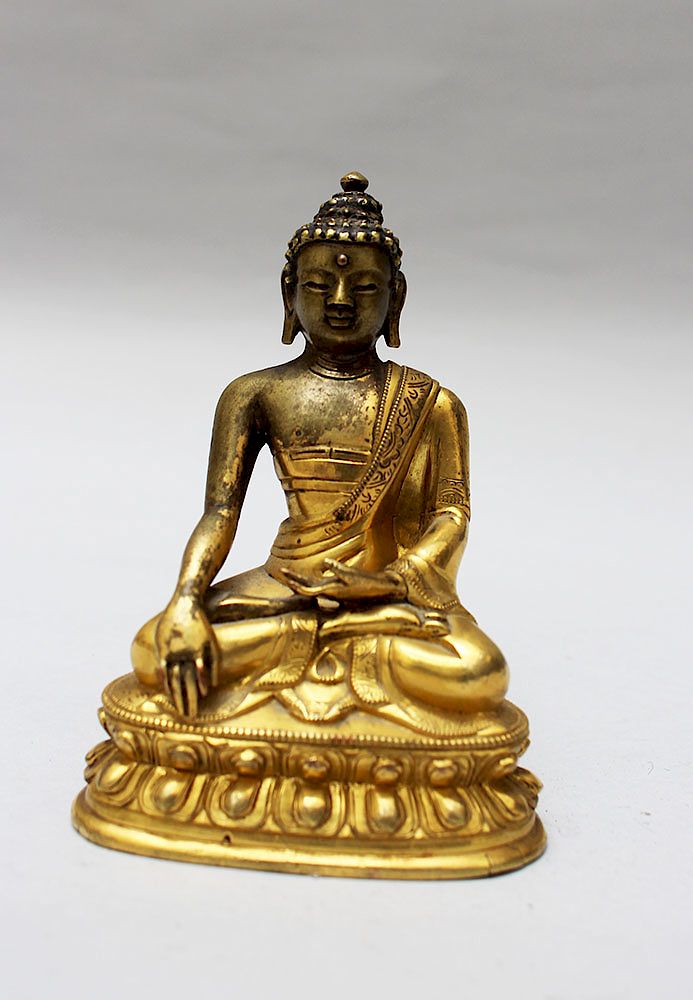 Appraisal: Chinese Bronze Buddha Chinese Bronze Buddha in sitting position one