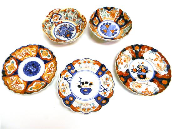 Appraisal: Five pieces of Japanese Imari porcelain late th early th