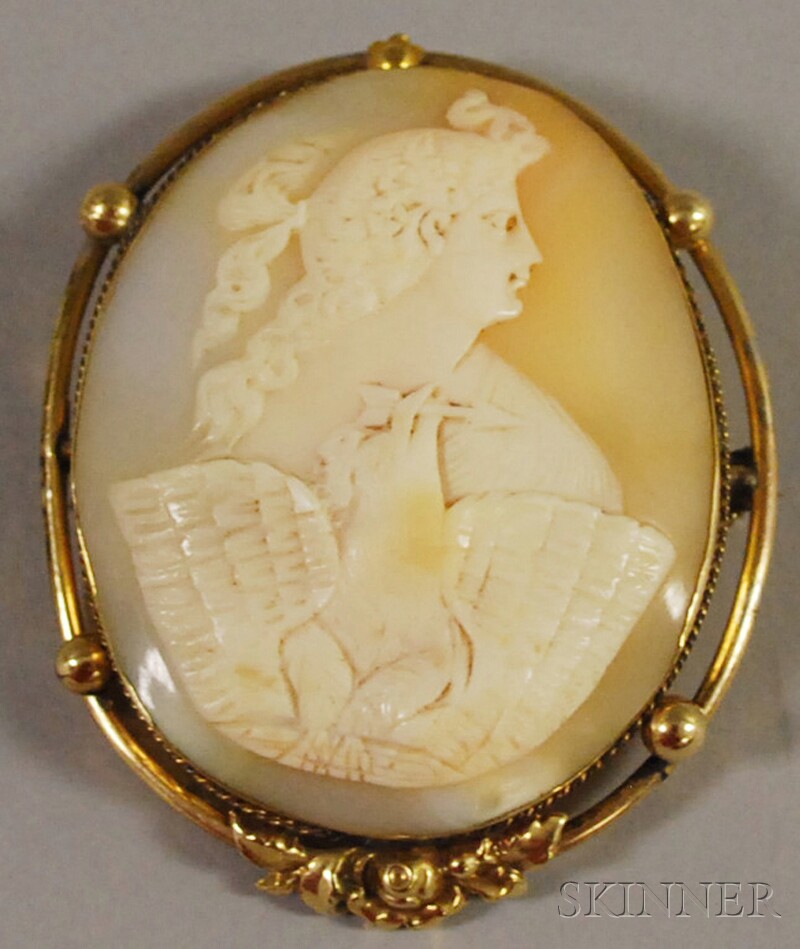 Appraisal: th Century Oval Shell Carved Cameo Brooch Depicting a Maiden