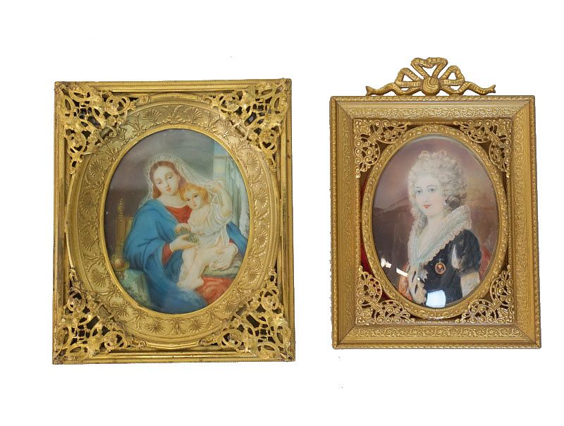 Appraisal: Pair of European Gold Gilt Portrait Frames Pair of European