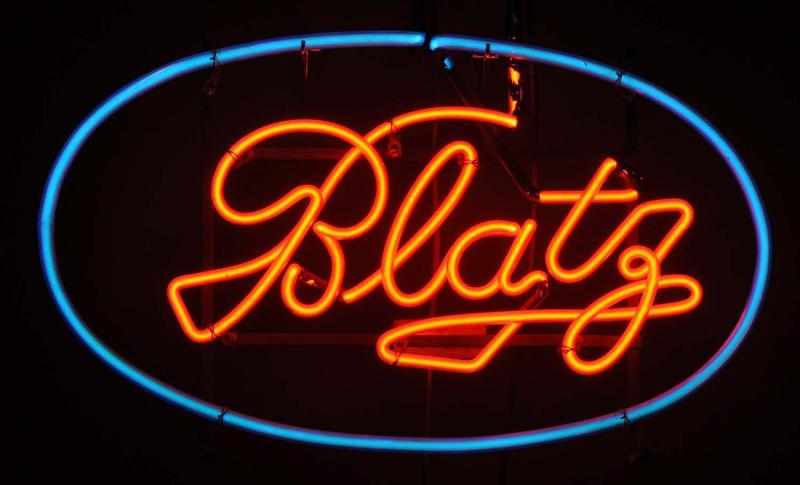 Appraisal: Blatz Oval Neon Sign Description s to s Val Blatz