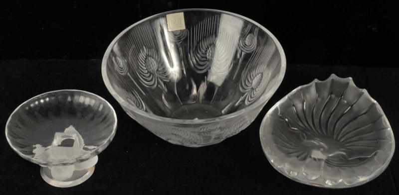 Appraisal: Lot of Lalique Pieces Description Includes one in bowl form