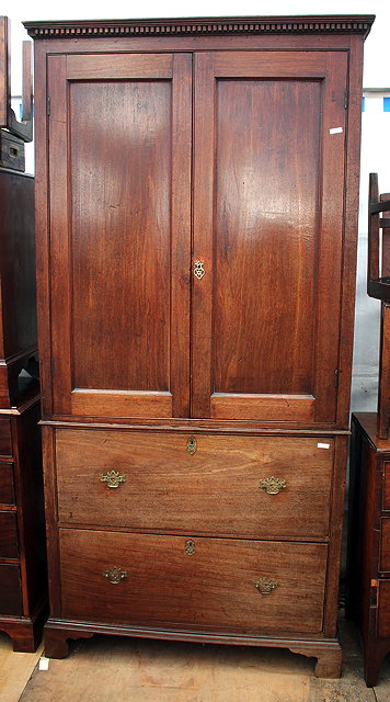 Appraisal: A TH CENTURY MAHOGANY PRESS CUPBOARD with upper section with