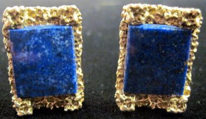 Appraisal: karat yellow gold and lapis cufflinks Rectangular shaped lapis among