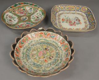 Appraisal: Three piece Famille Rose lot including square dish shaped dish