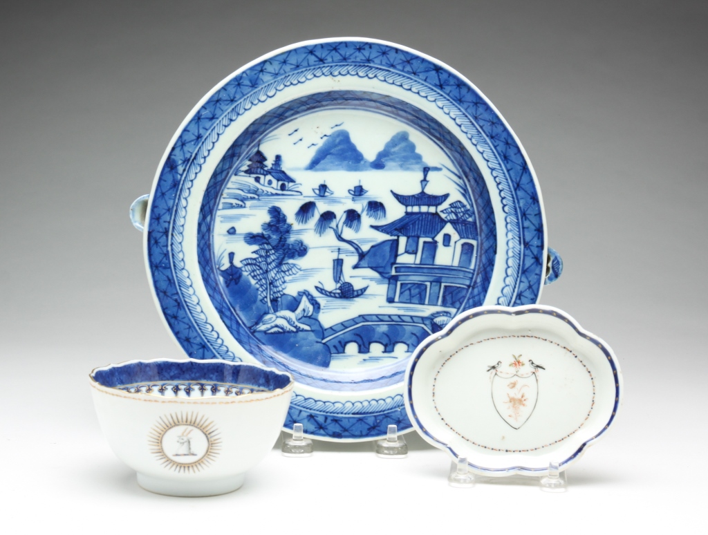 Appraisal: THREE CHINESE NANKING AND CANTON PIECES Nineteenth century Canton warming