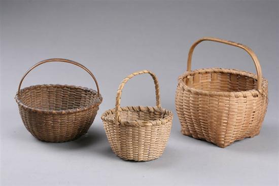 Appraisal: THREE BASKETS American late th-early th century woven splint Round